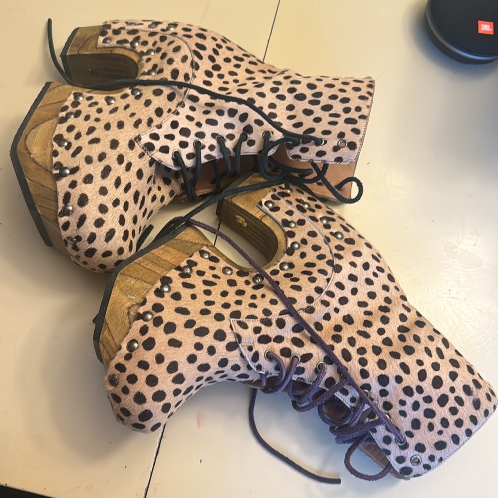 John fleuvog rainbow boots cheetah print. Almost new. - Picture 3 of 7